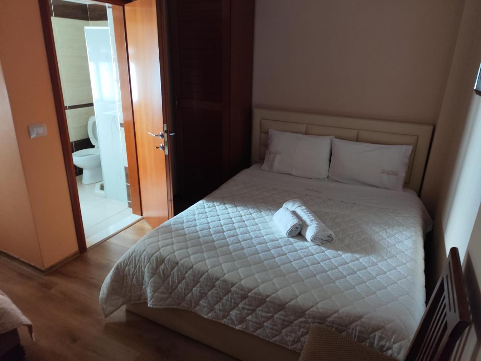 Theo Hotel