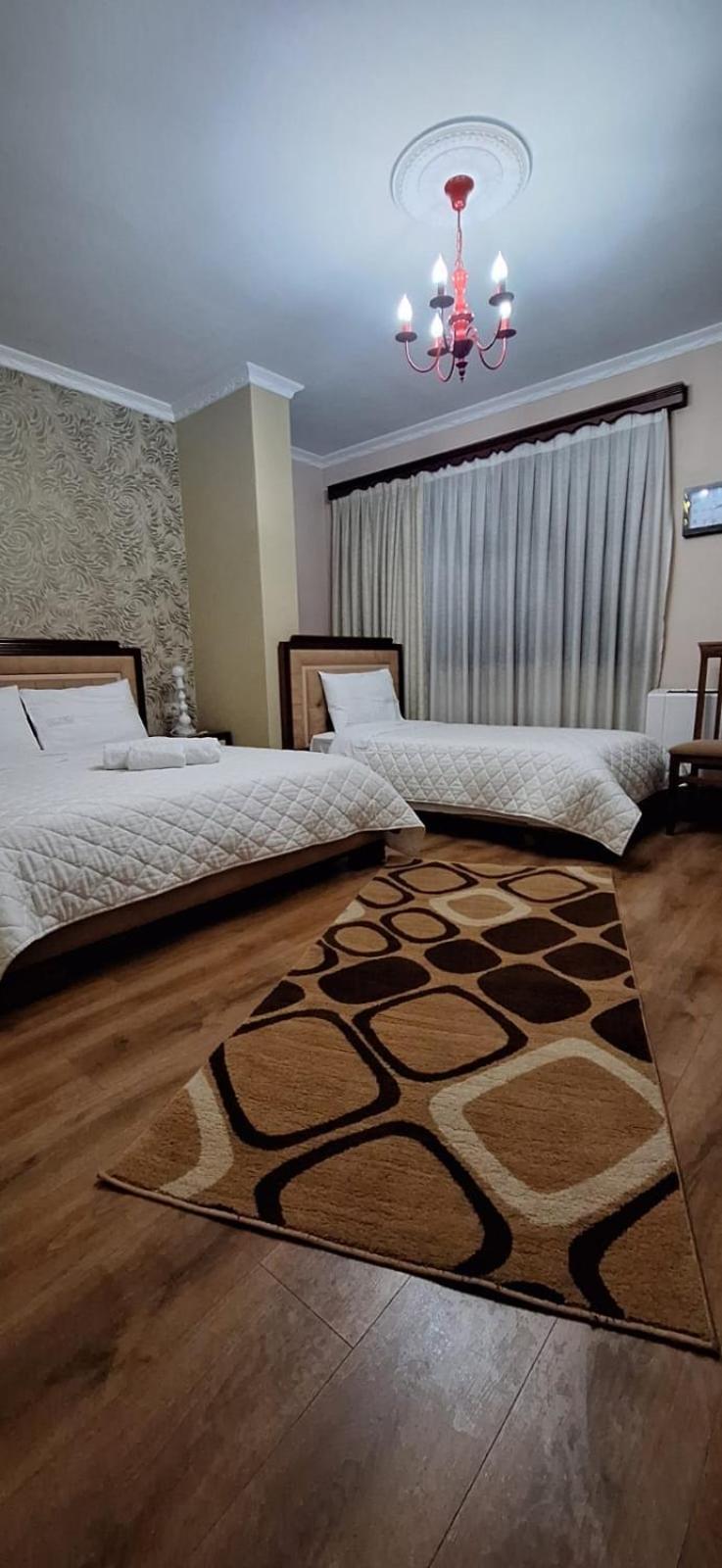 Theo Hotel